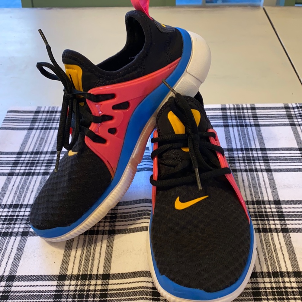 Nike Tennis Shoes
